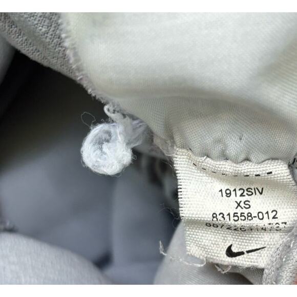 Women’s Nike Light Grey Dri Fit Tempo Running Shorts Built In Brief XS 3” Inseam - Picture 7 of 7